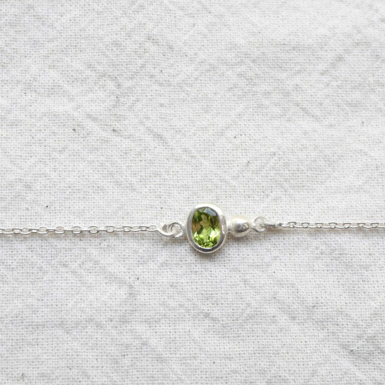 Peridot Bracelet - Élégance