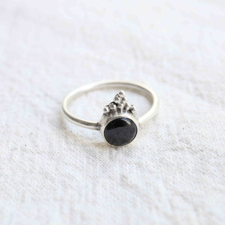 Onyx Ring - Daisy