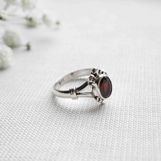 Garnet Ring - Phénix