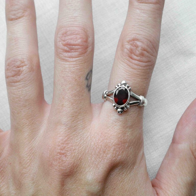 Garnet Ring - Phénix