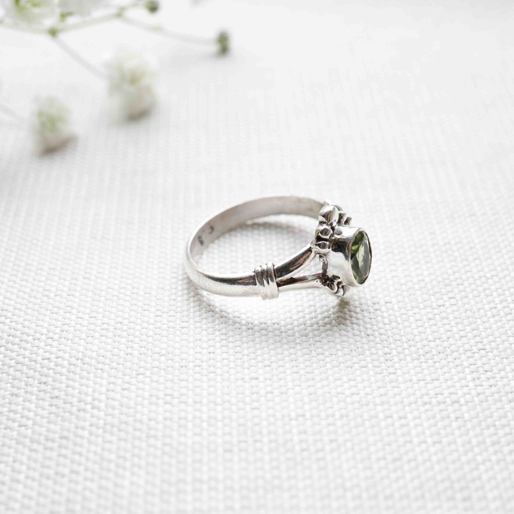 Peridot Ring - Phénix