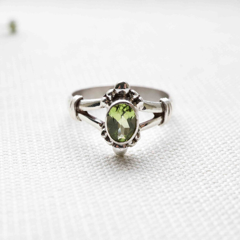 Peridot Ring - Phénix
