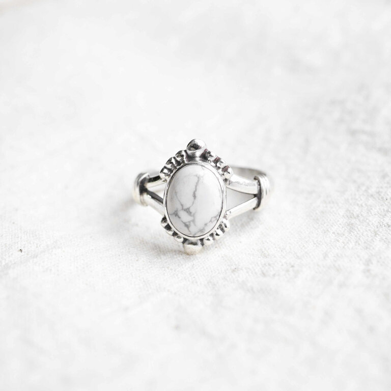 Howlite Ring - Phénix