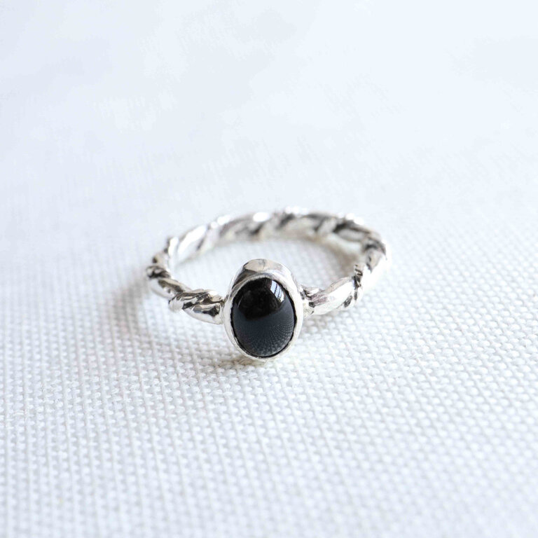 Onyx Ring - Torsade