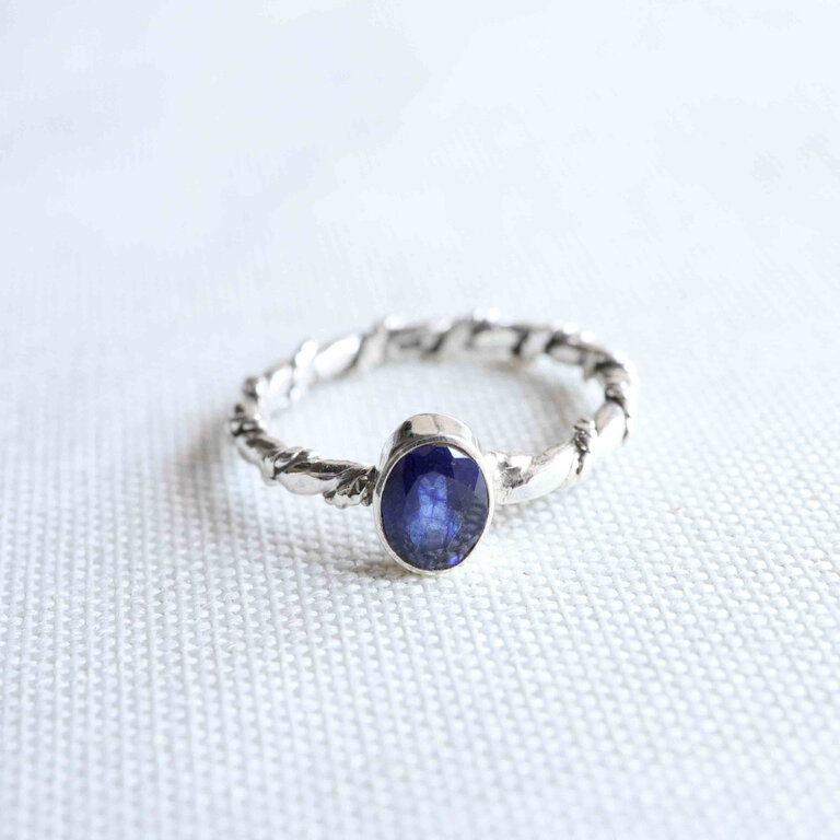 Sapphire Ring - Torsade