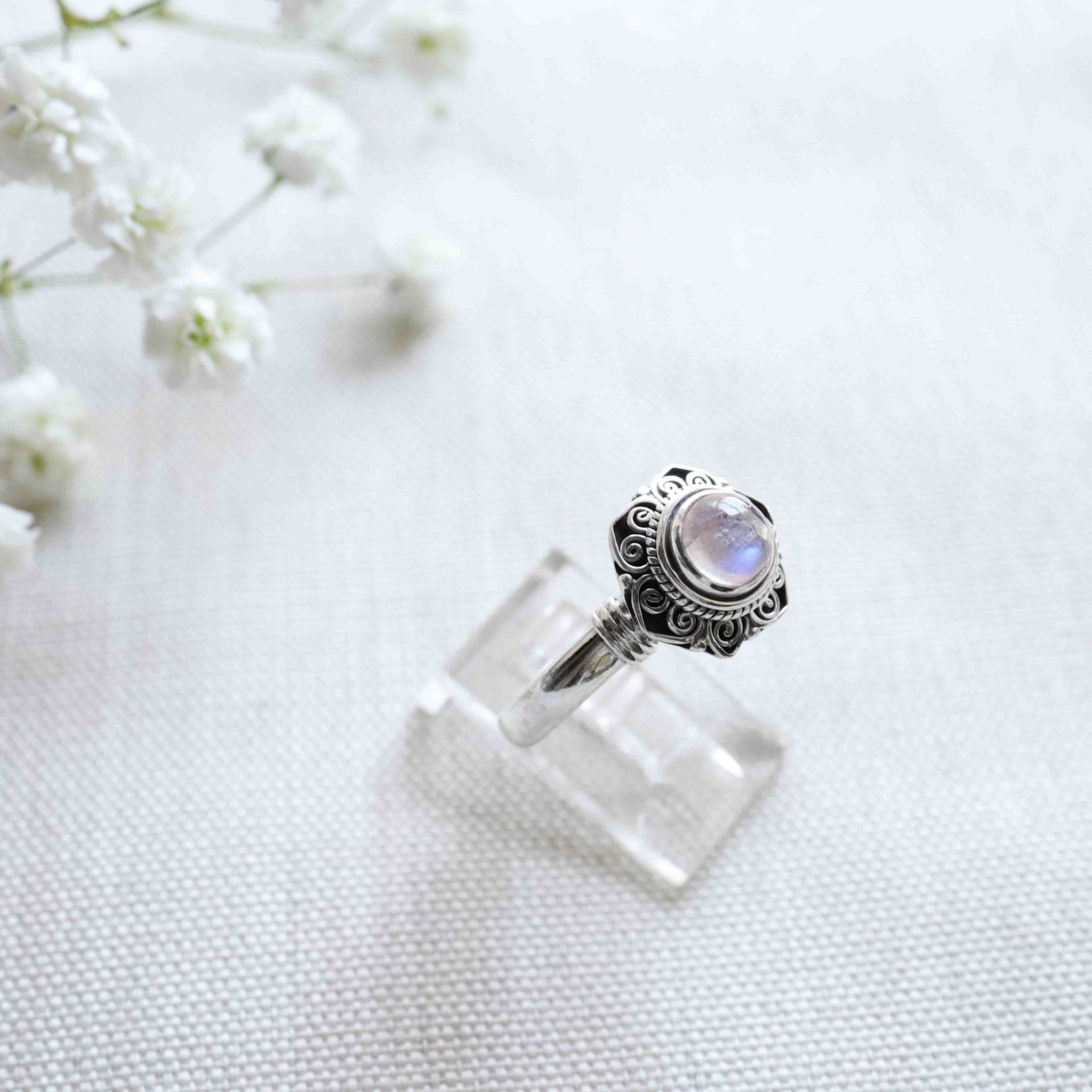 Rainbow moonstone ring - Chrysanthème