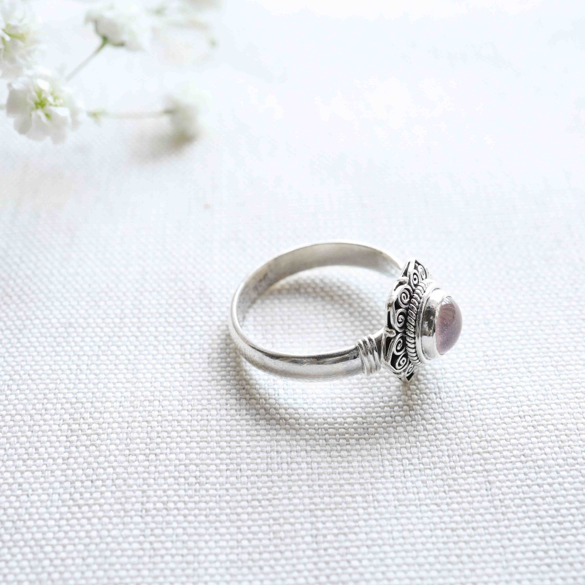 Rose Quartz Ring - Chrysanthème