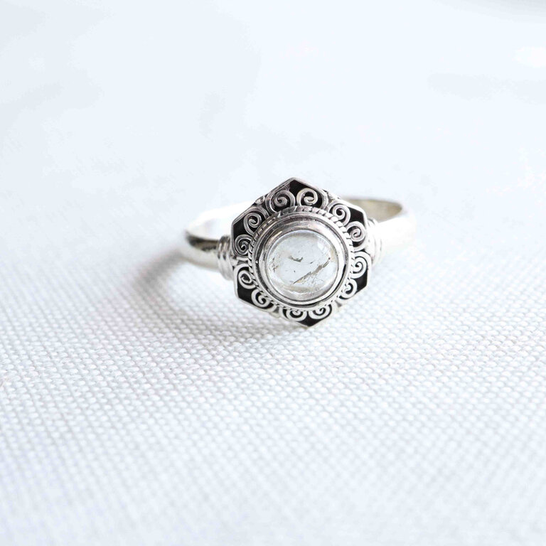 Aquamarine Ring - Chrysanthème