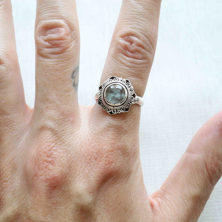 Aquamarine Ring - Chrysanthème