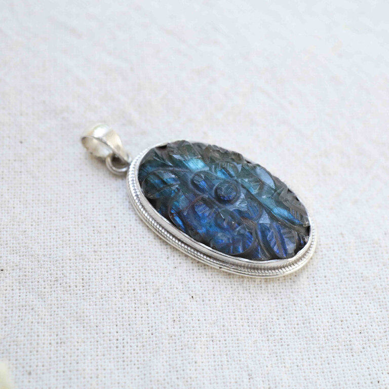 Pendentif Labradorite - Gravé