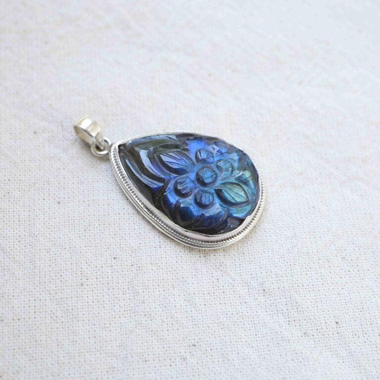 Pendentif Labradorite - Gravé