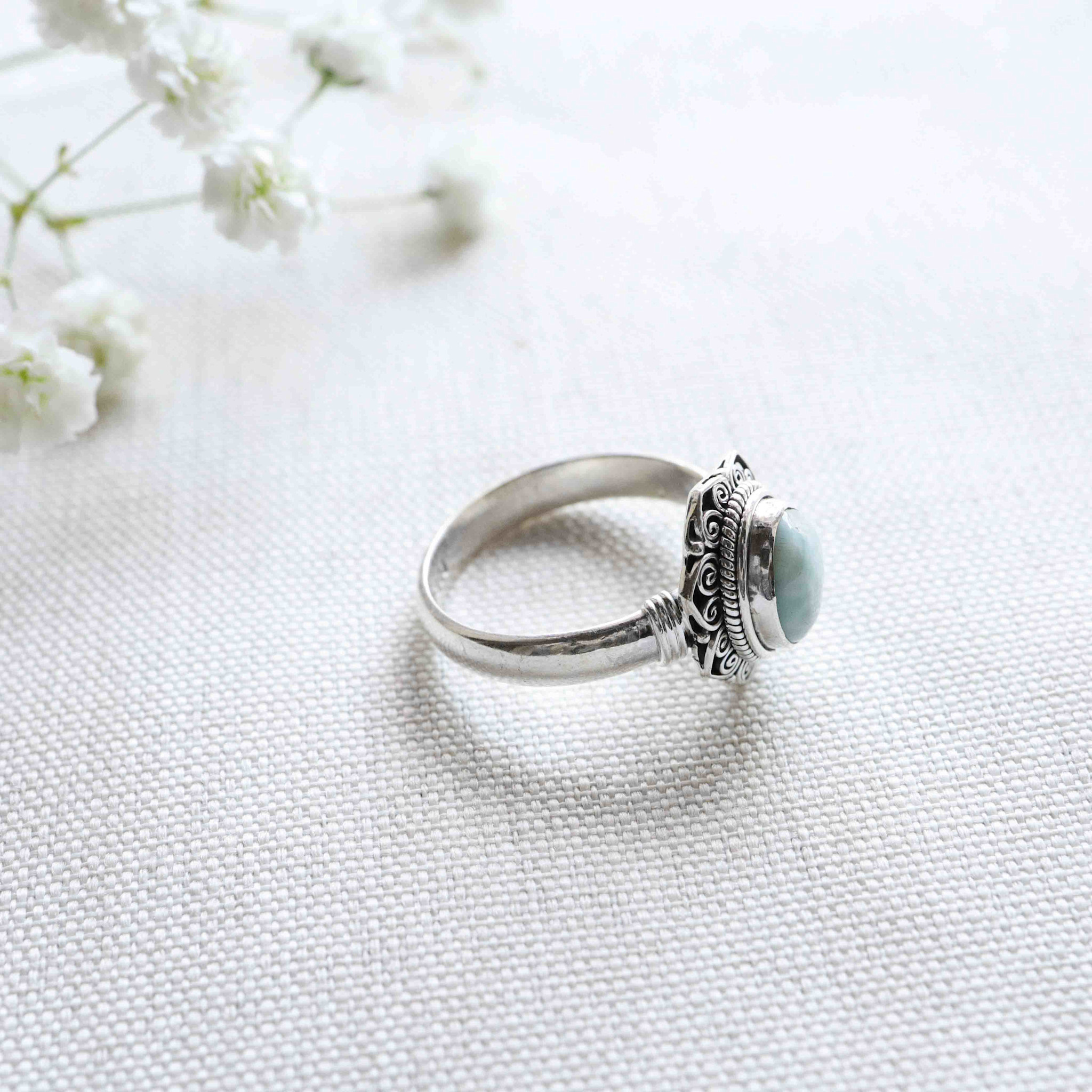 Larimar Ring - Chrysanthème