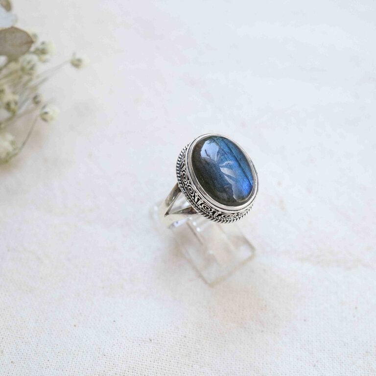 Labradorite Ring - Albus