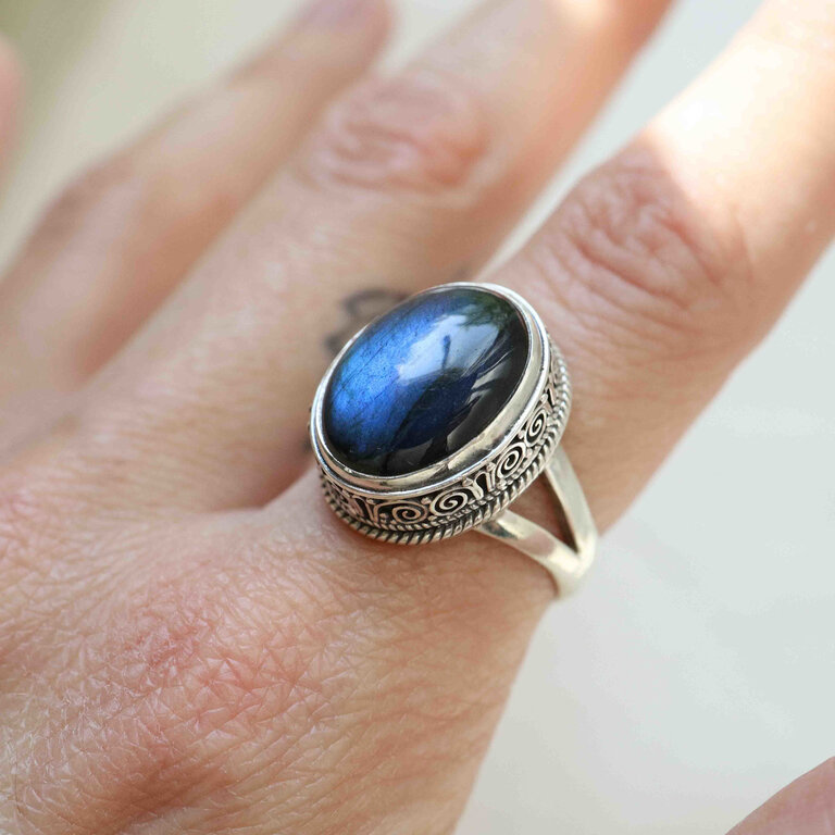 Labradorite Ring - Albus