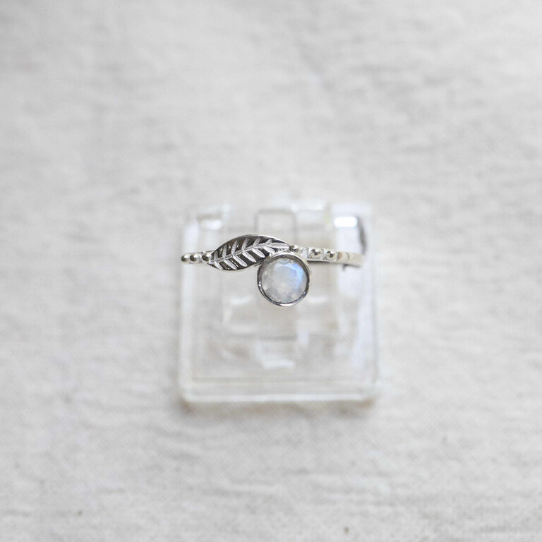 Rainbow moonstone ring - Cybèle