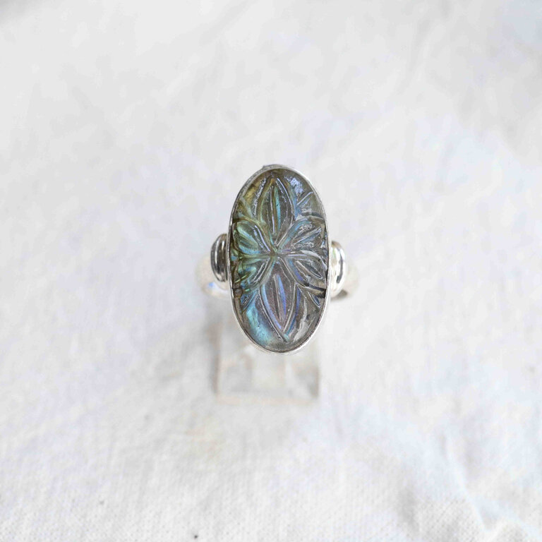 Labradorite Ring - Gravée