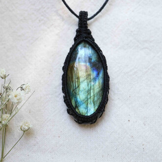 Labradorite Pendant - Macrame