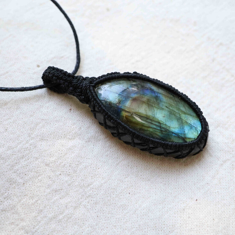 Labradorite Pendant - Macrame