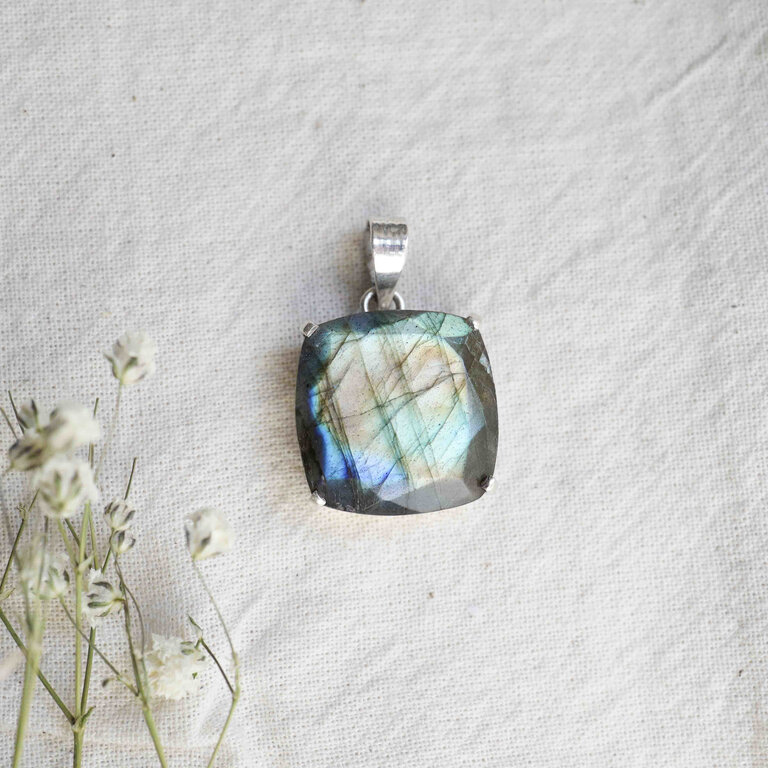 Labradorite Pendant - Carré