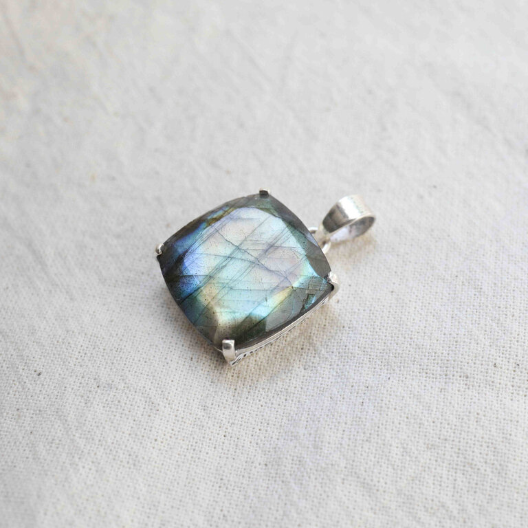 Labradorite Pendant - Carré