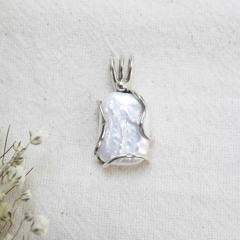 Pearl Pendant - Acacia