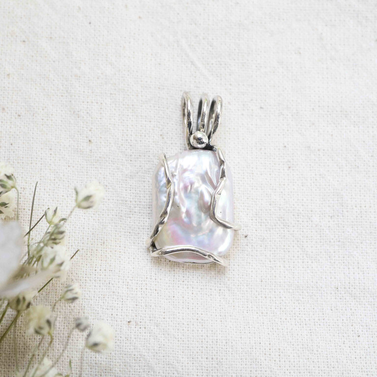 Pearl Pendant - Acacia