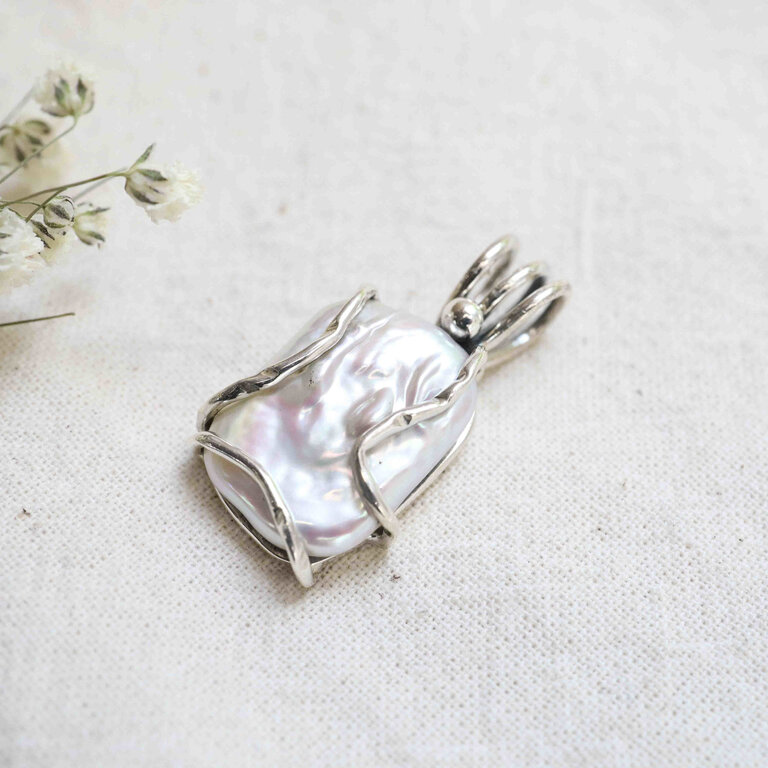 Pearl Pendant - Acacia