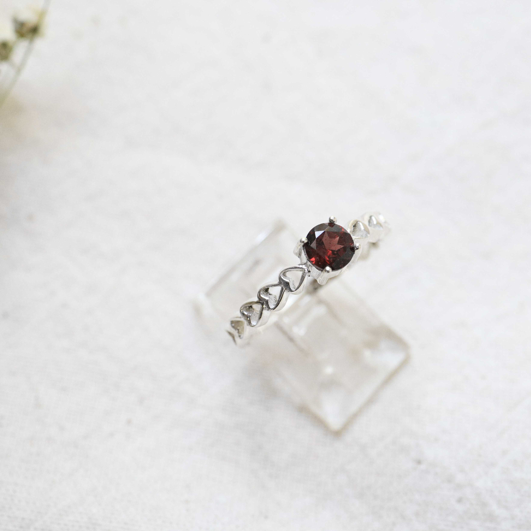Garnet Ring - Vénus