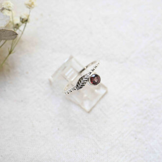 Garnet Ring- Cybèle