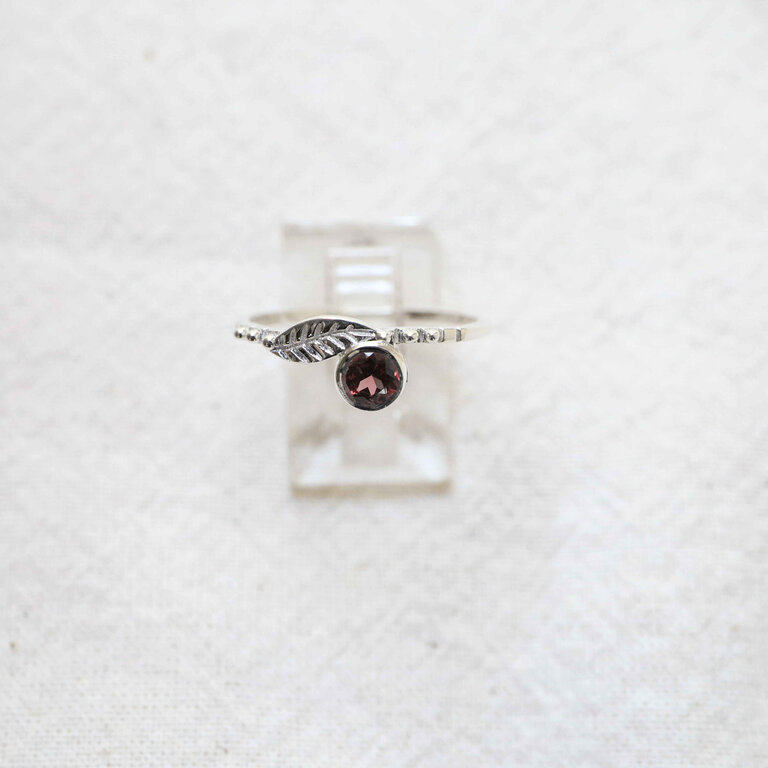 Garnet Ring- Cybèle