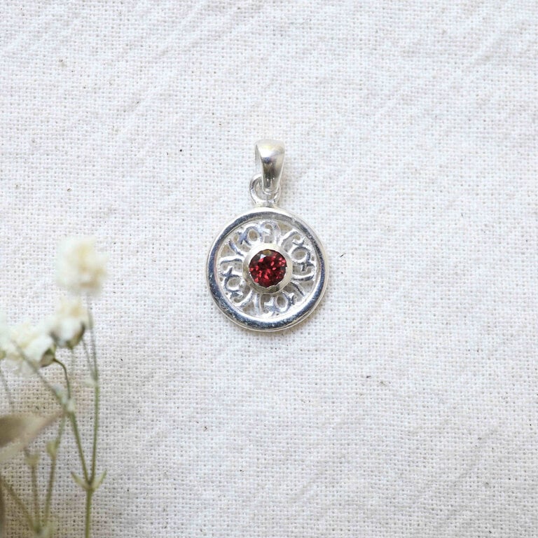 Garnet Pendant - Zinnia