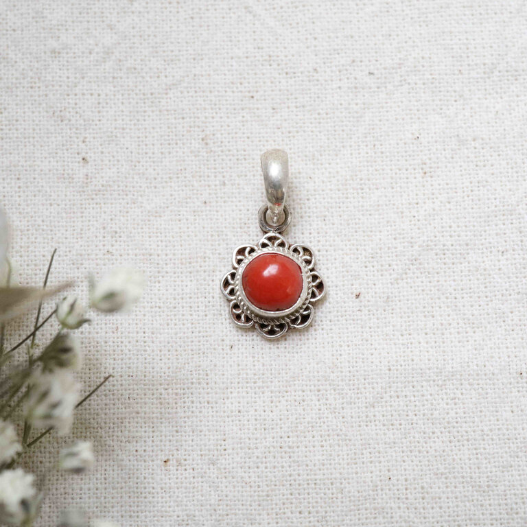 Coral Pendant - Marguerite