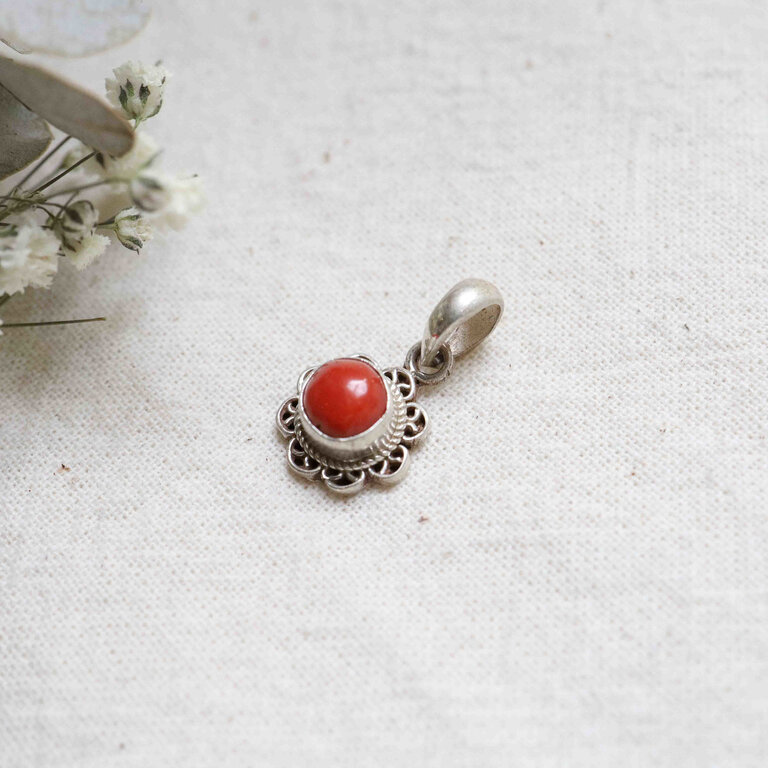 Coral Pendant - Marguerite