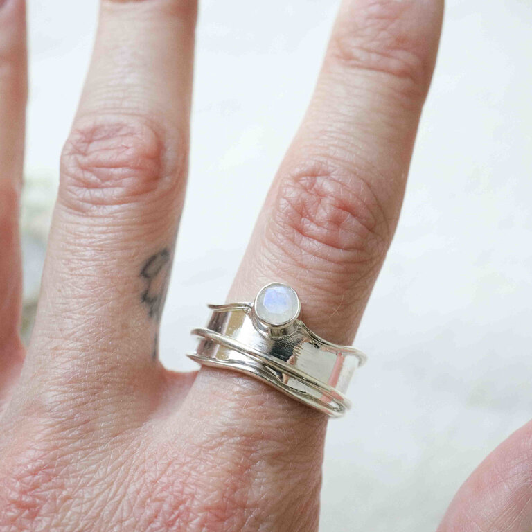 Rainbow moonstone ring - Charme