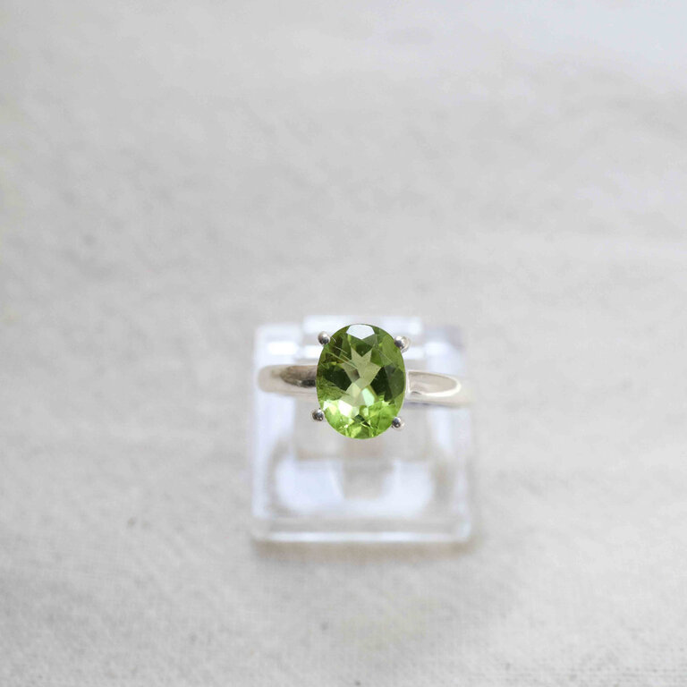 Peridot Ring - Ovale