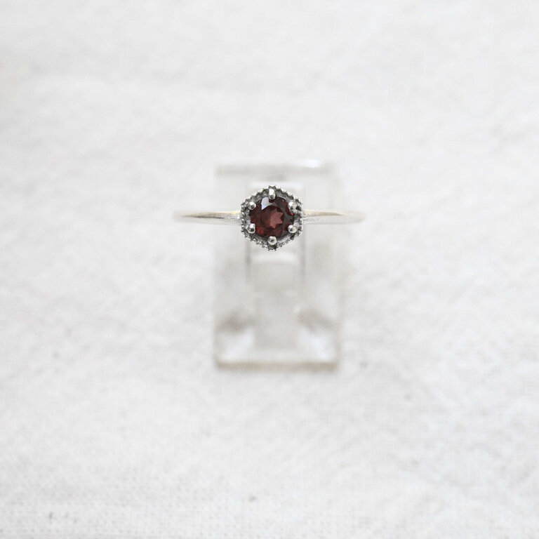 Garnet Ring - Hexagone