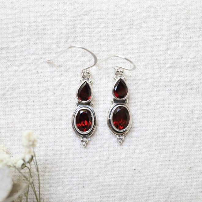 Boucles D'oreilles Pendantes Ethniques - Perles Et Pierres Rouges/noires | Neuf Sans Emballage