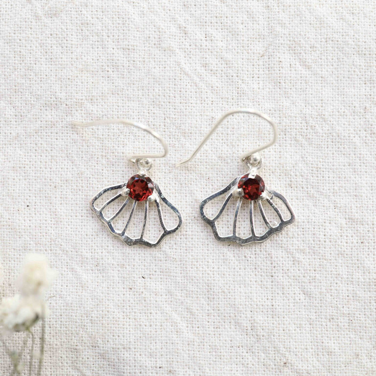 Garnet Earrings - Éventail