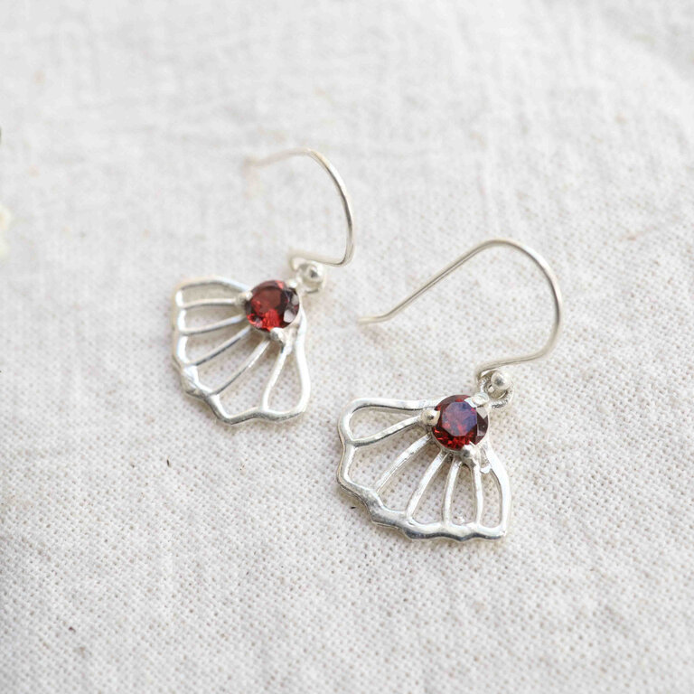 Garnet Earrings - Éventail