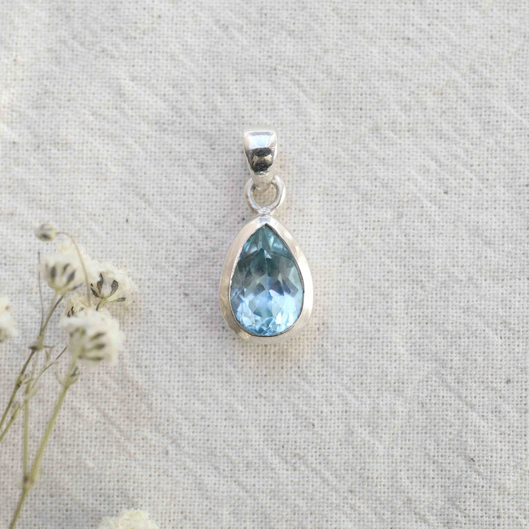 Blue Topaz Pendant - Givre