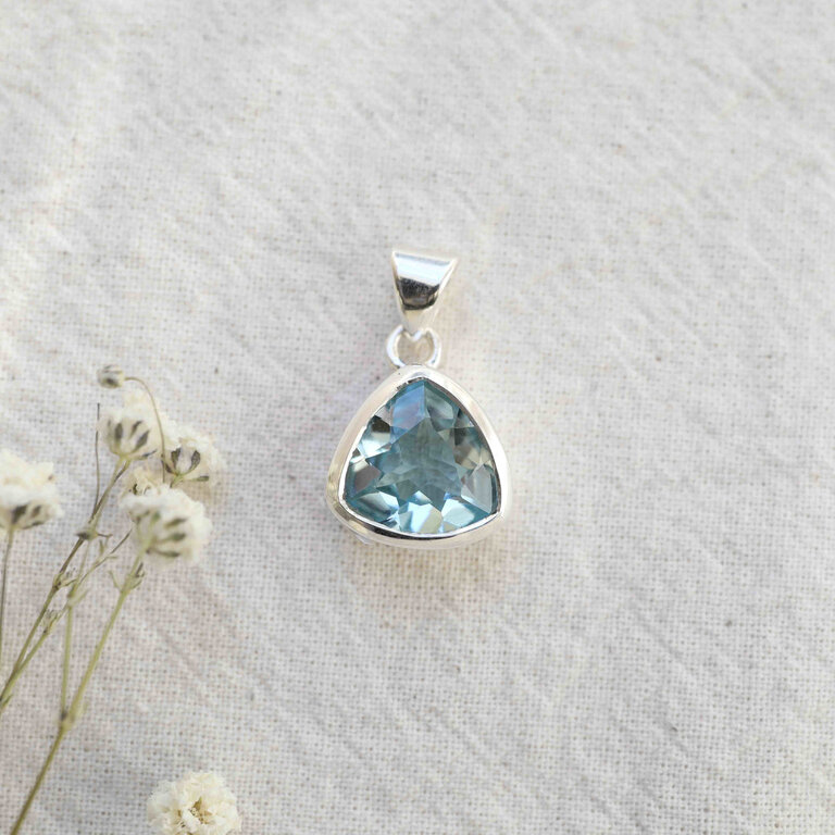 Pendentif Topaze bleue - Delta