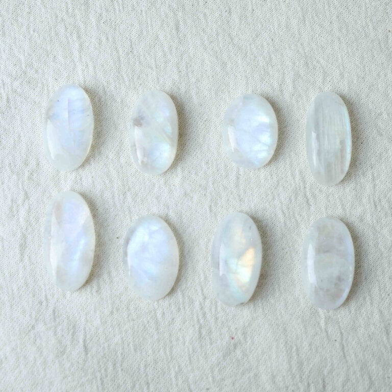 Pierre de lune - Cabochon ovale