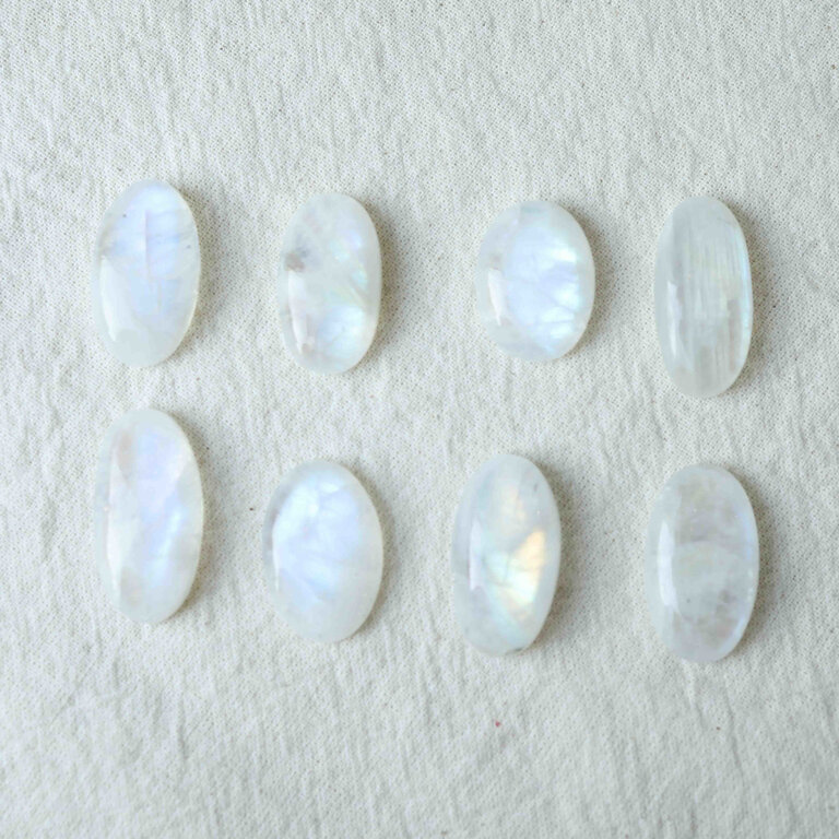 Rainbow moonstone - Cabochon oval