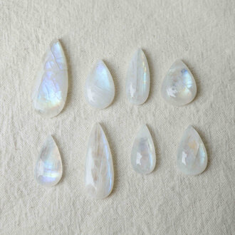 Rainbow moonstone - Cabochon teardrop