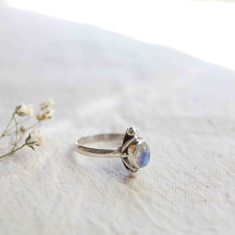 Rainbow moonstone ring - Uranus