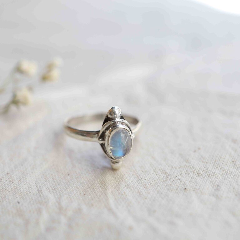 Rainbow moonstone ring - Uranus
