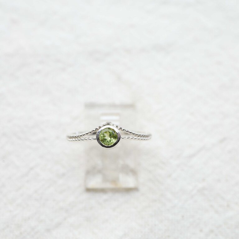 Peridot Ring - Ariel