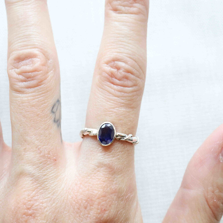 Sapphire Ring - Torsade