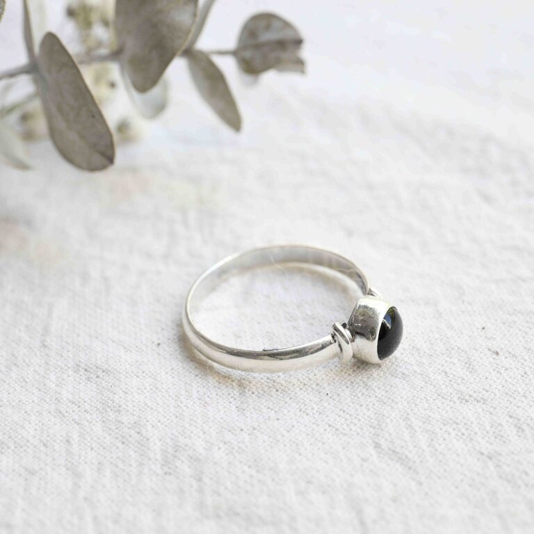 Onyx Ring - Myosotis