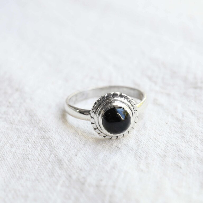 Onyx Ring - Arlo